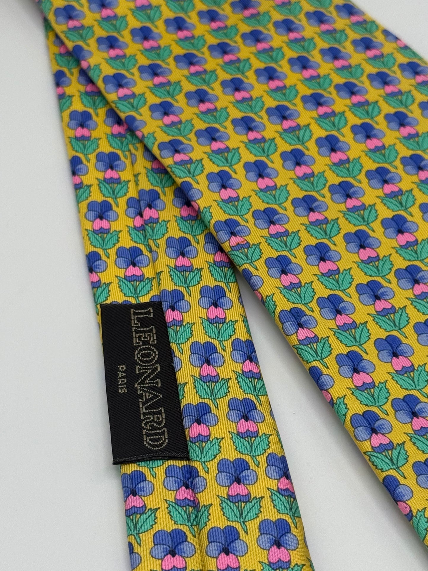 Yellow flower pattern silk tie