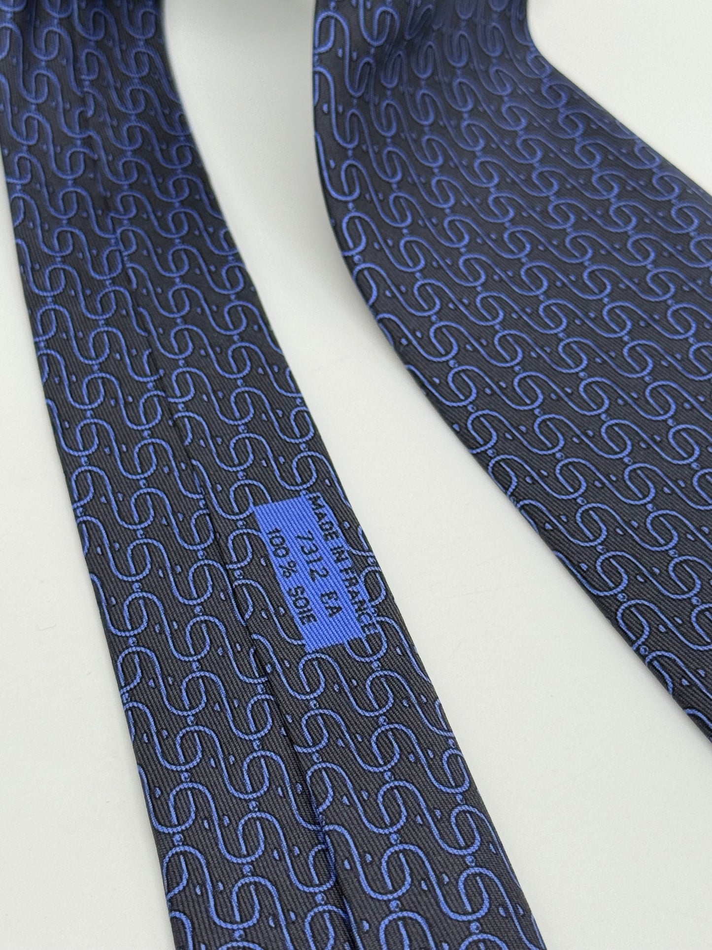 Dark blue twill silk tie