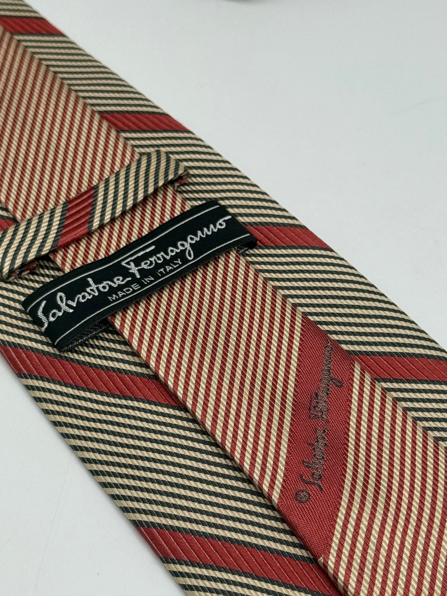 Jacquard silk tie whit stripes