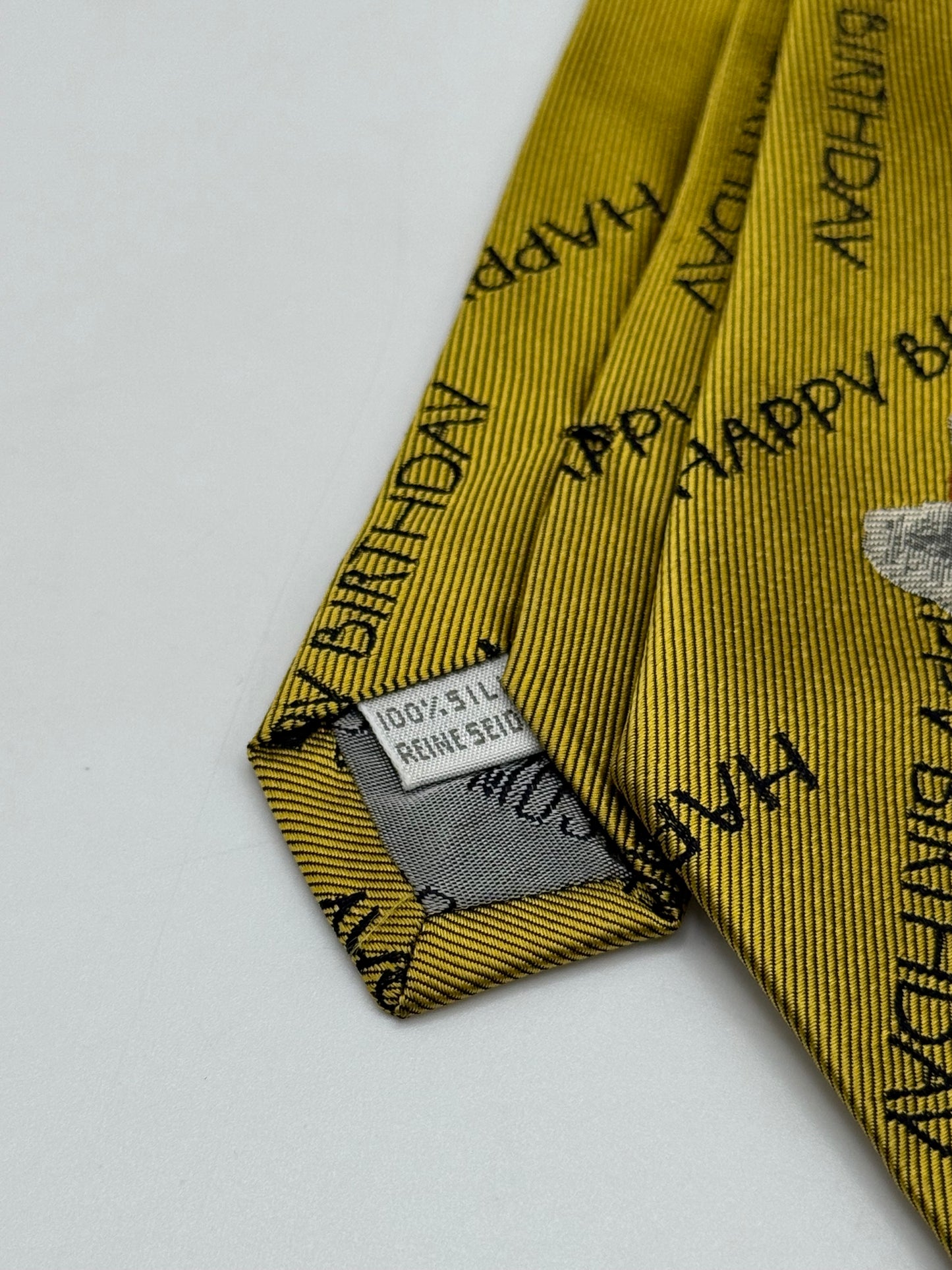 Gold twill silk tie