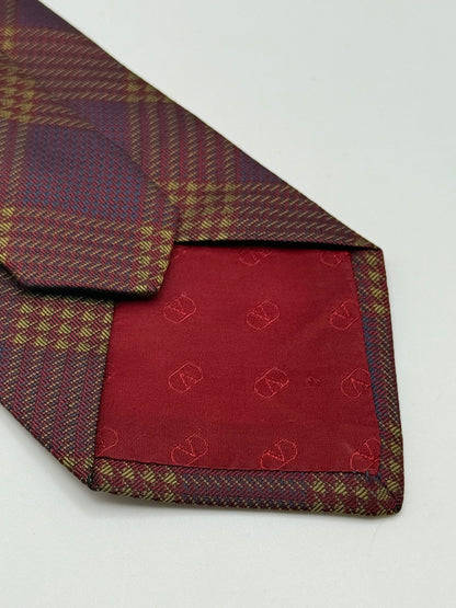 Checked burgundy silk tie