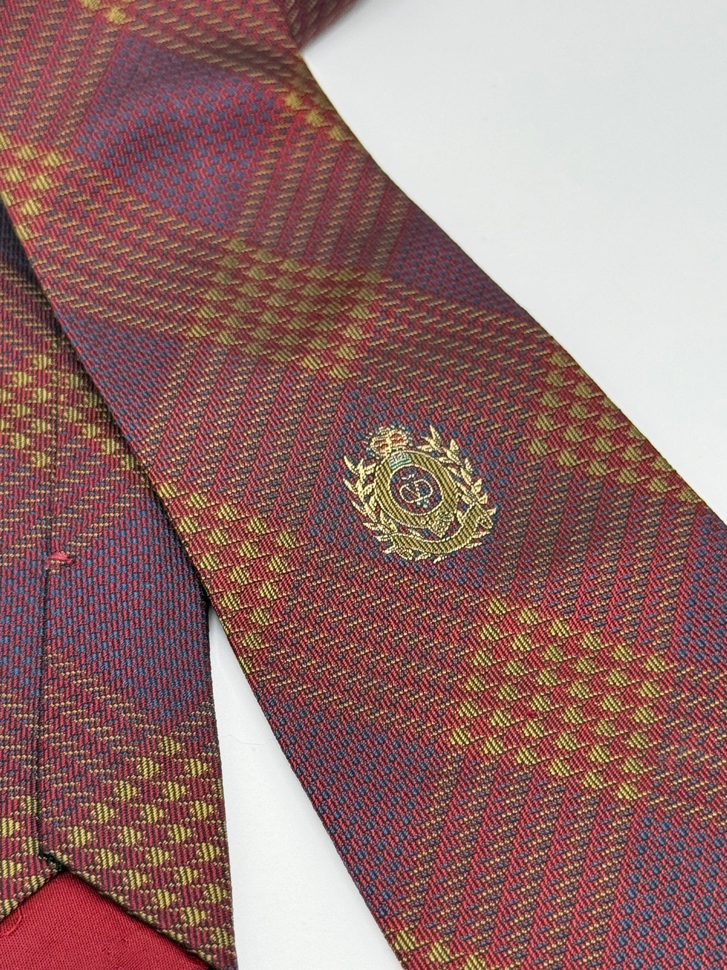Checked burgundy silk tie