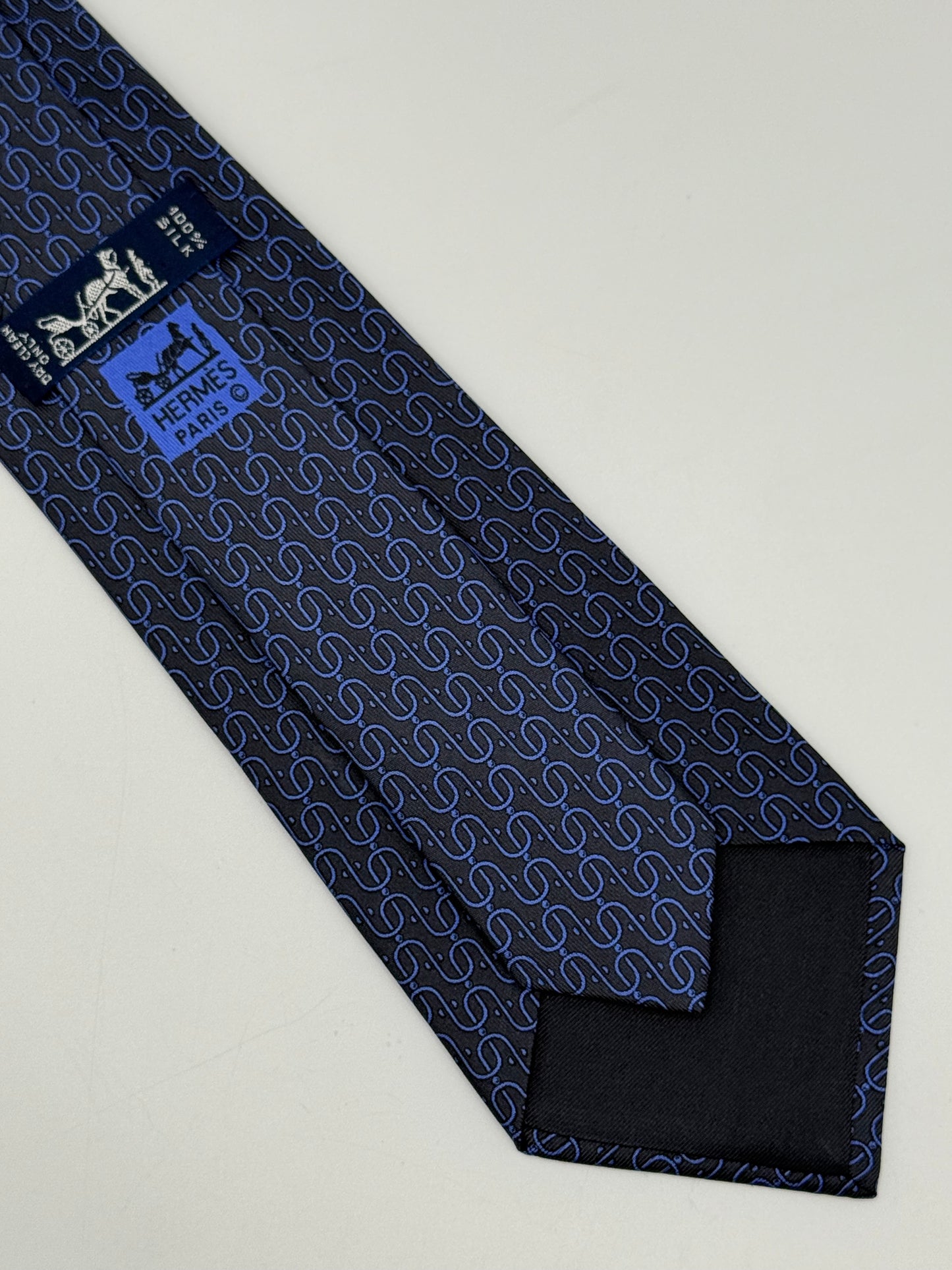 Dark blue twill silk tie