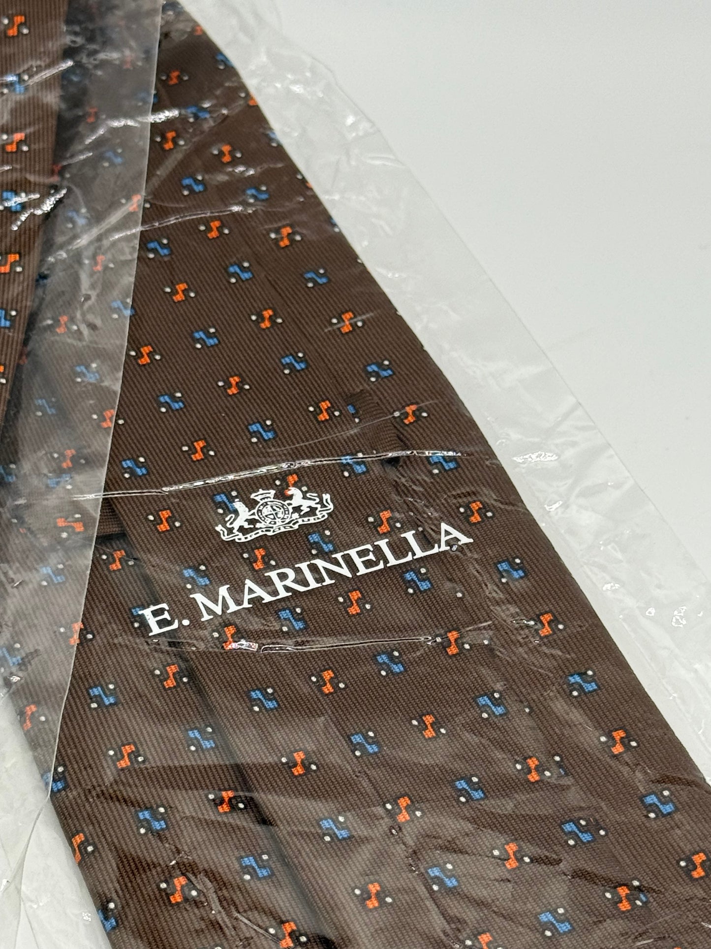 Brown twill silk tie