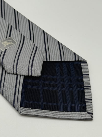 Grey jacquard silk tie