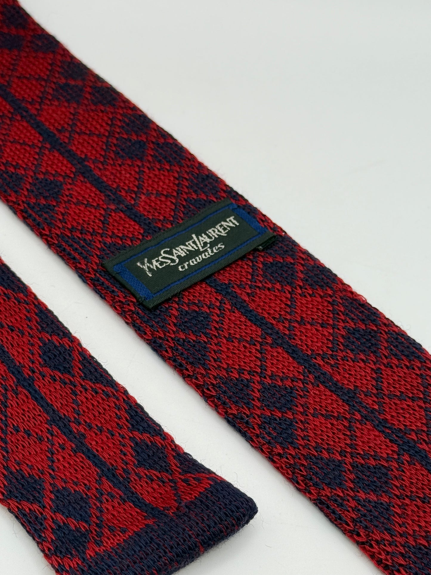 Tricot wool tie