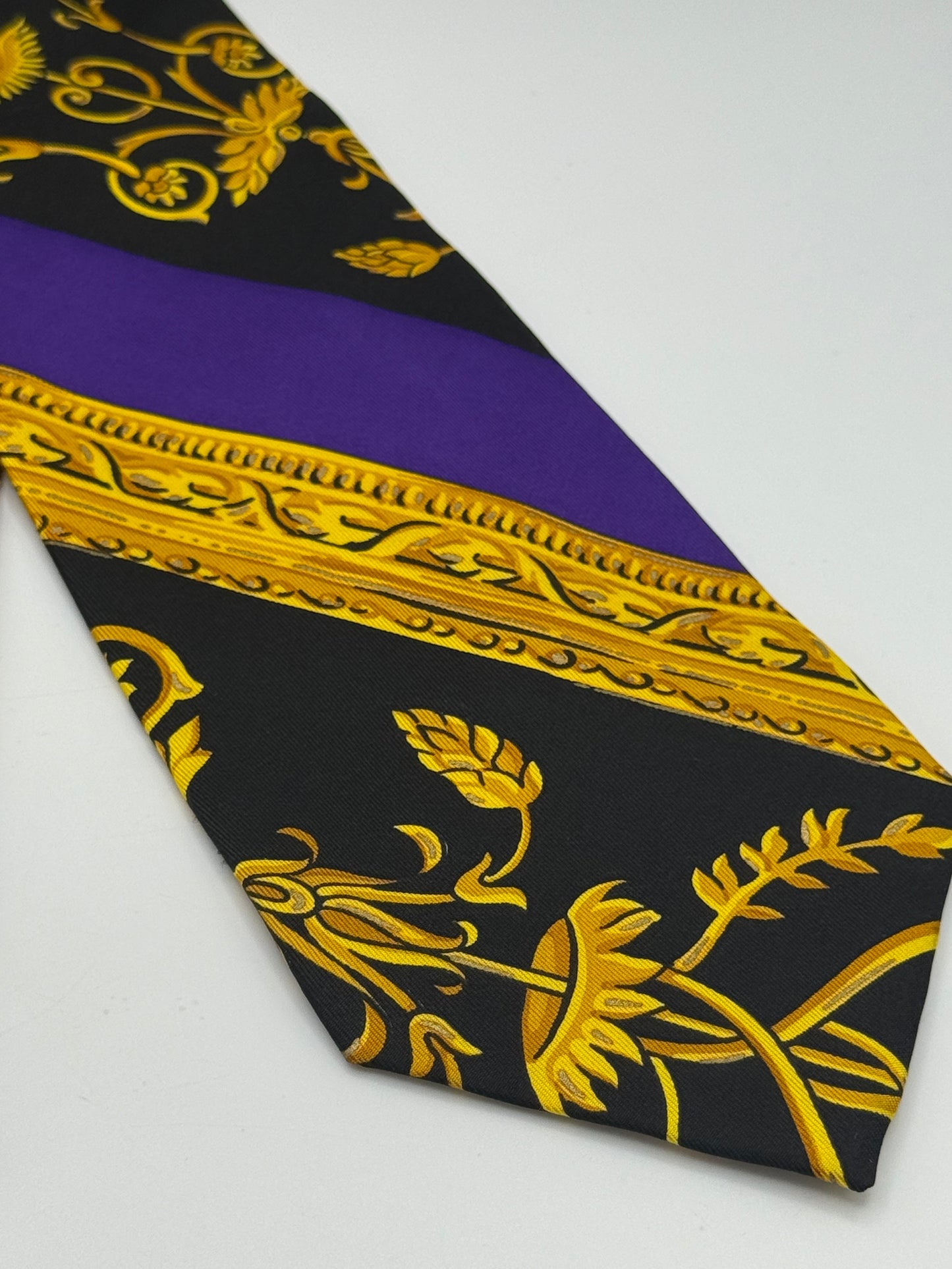 Baroque vintage silk tie