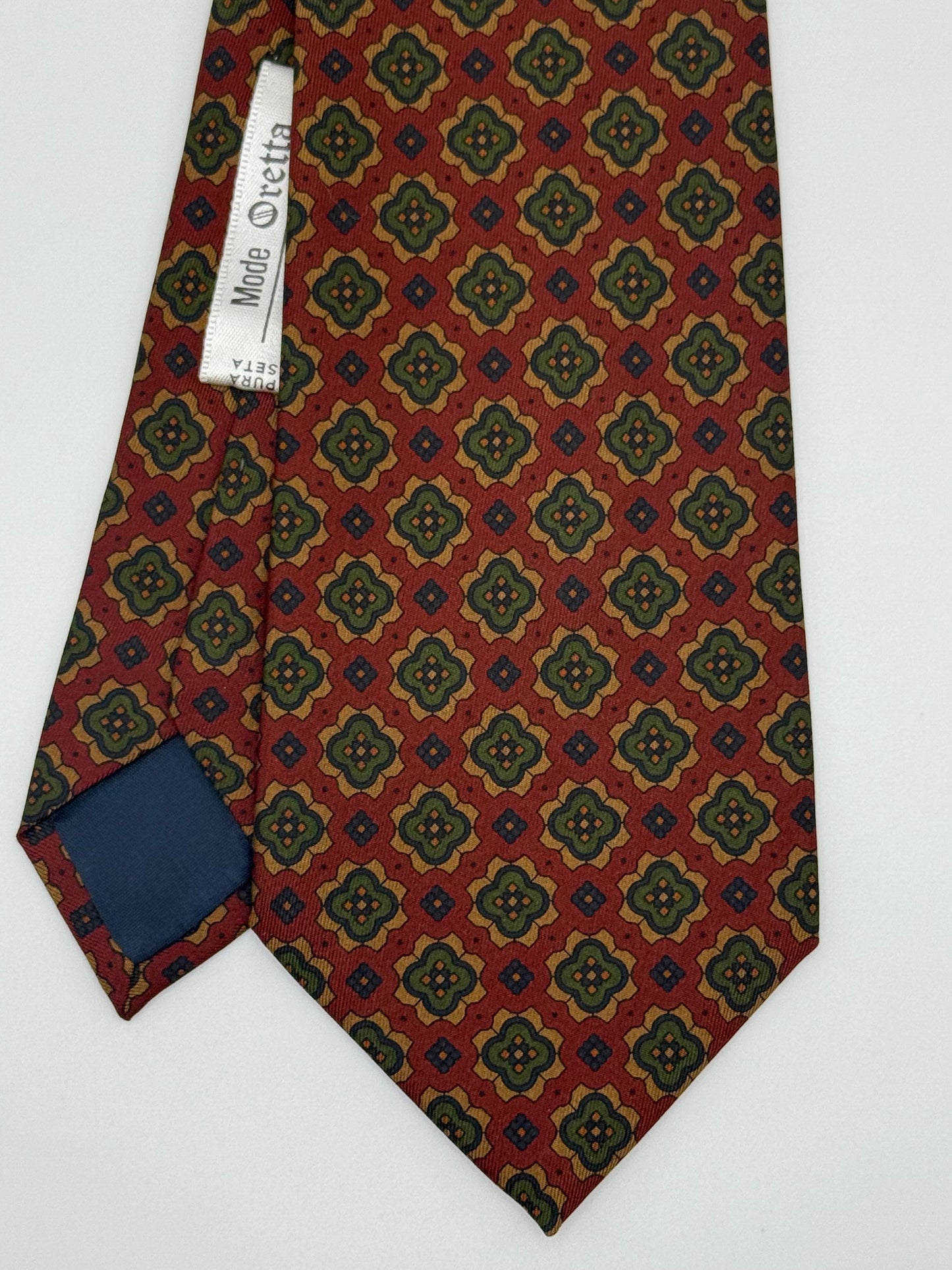 Burgundy silk tie whit geometric pattern