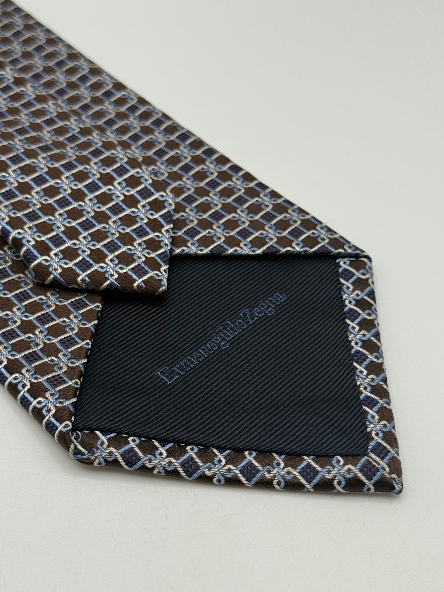 Brown jacquard silk tie