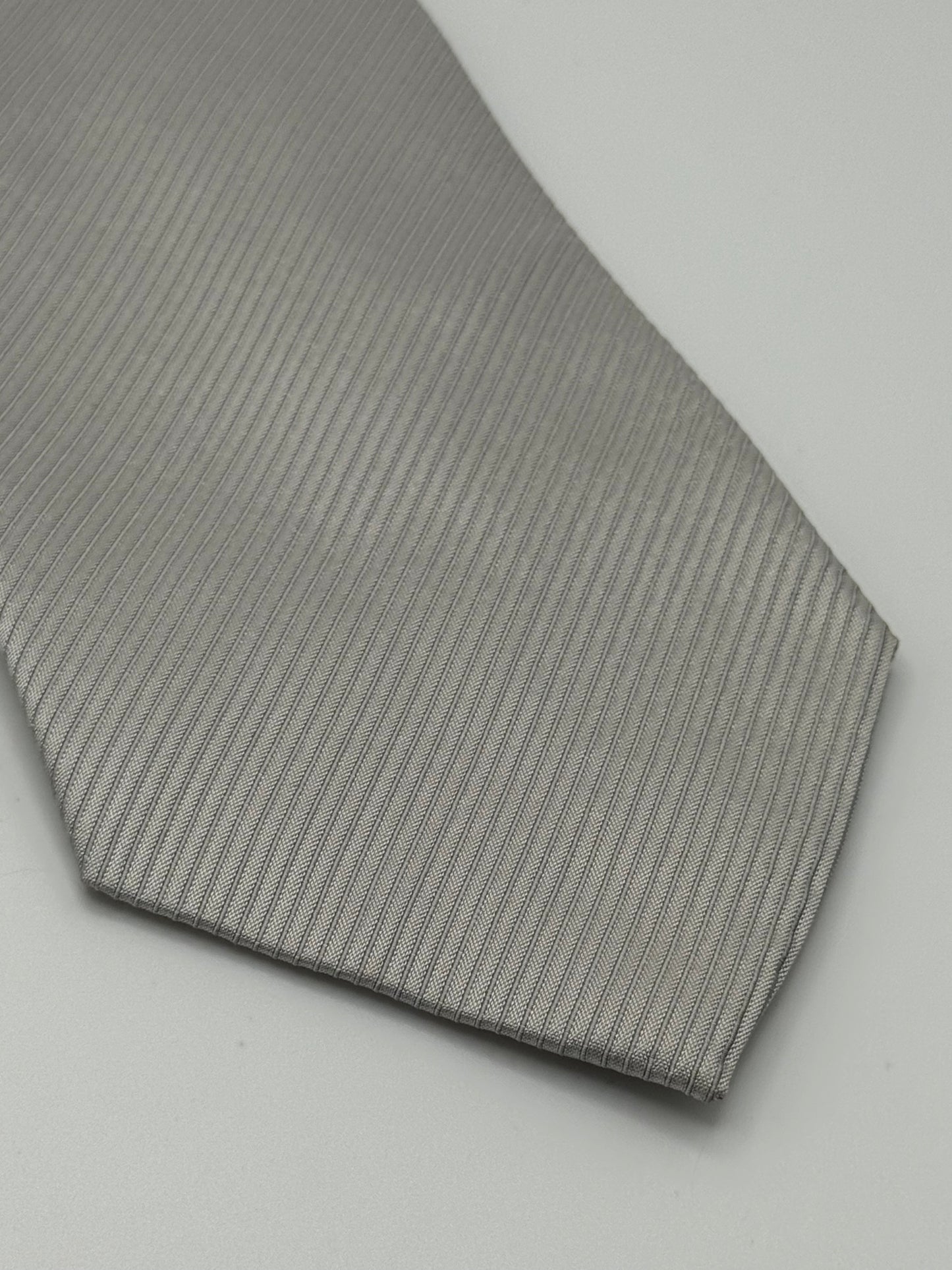 Grey jacquard silk tie