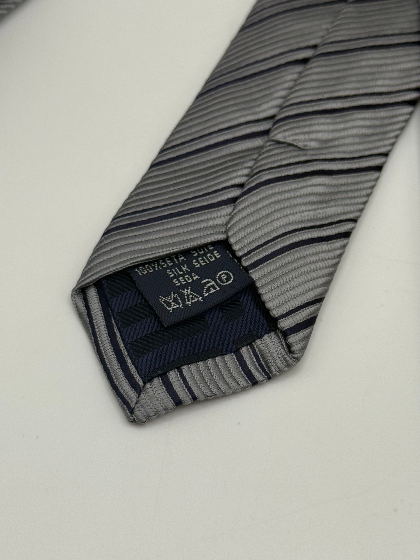 Grey jacquard silk tie