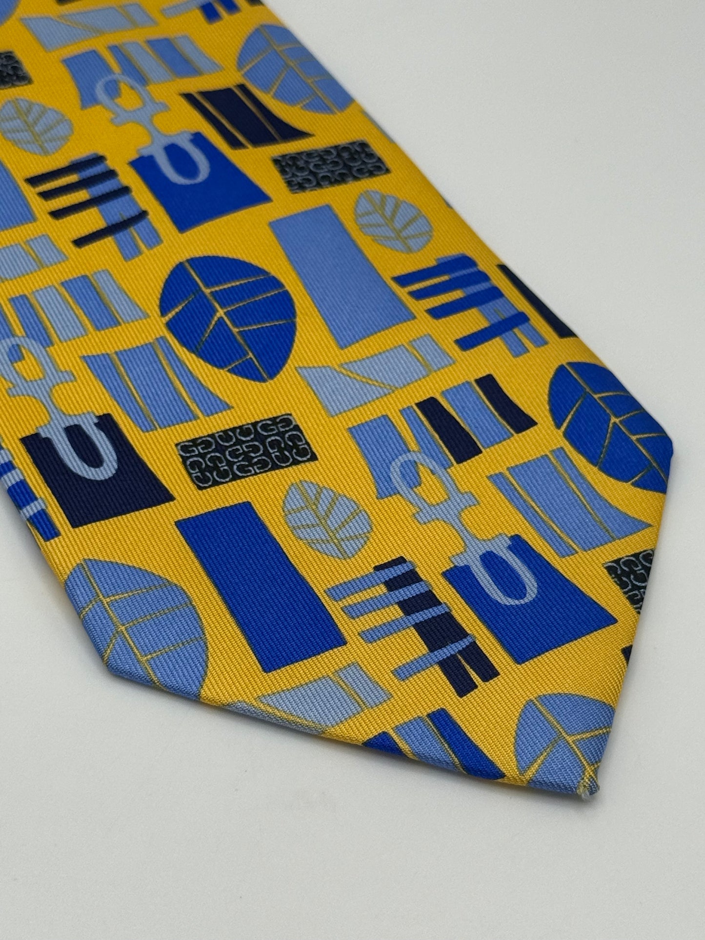 Yellow twill silk tie