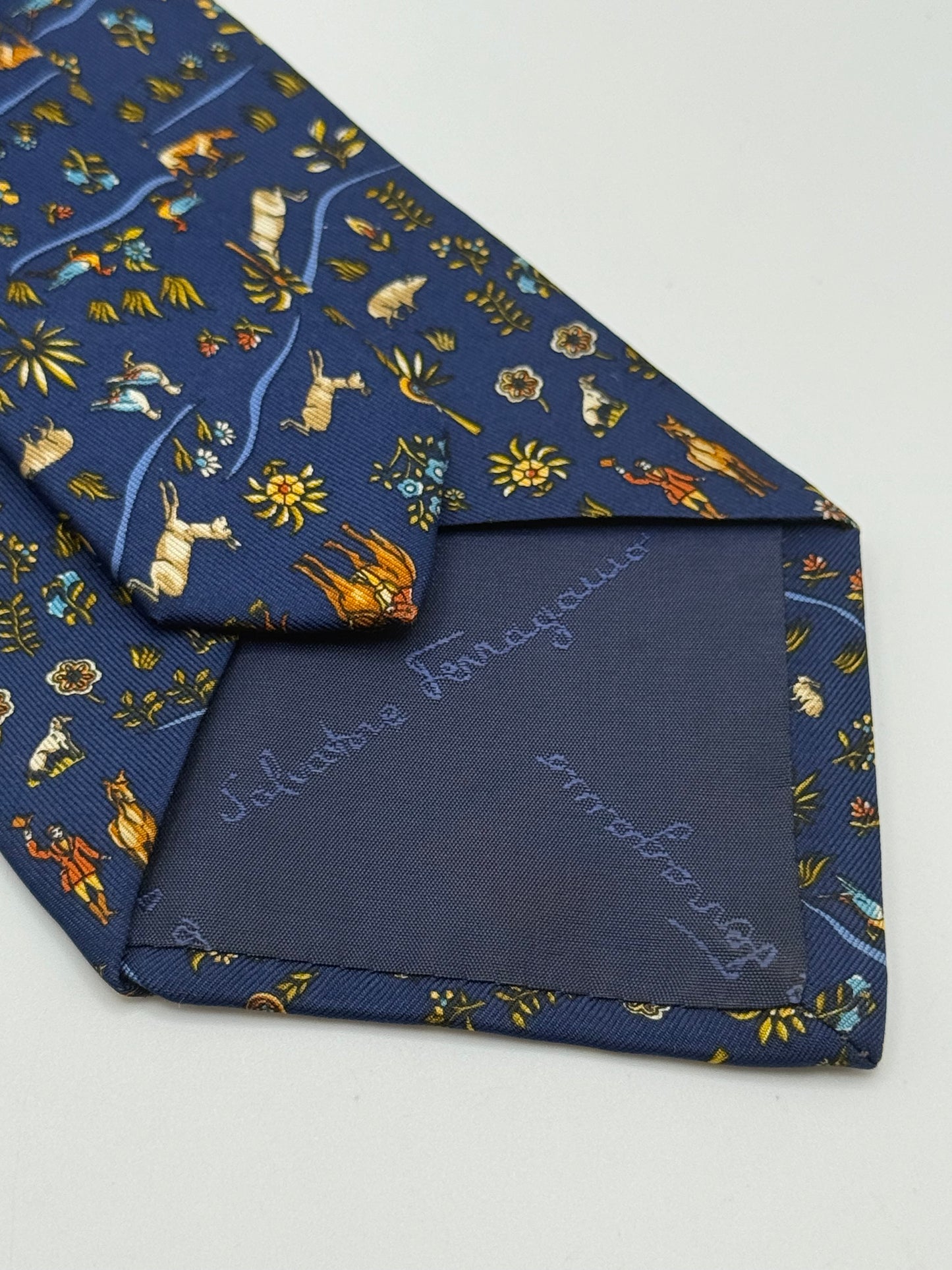 Dark blue twill silk tie