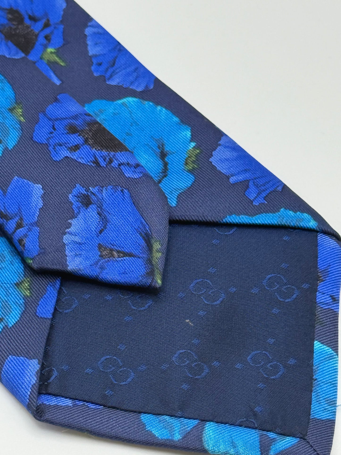 Dark blue large flower pattern silk tie
