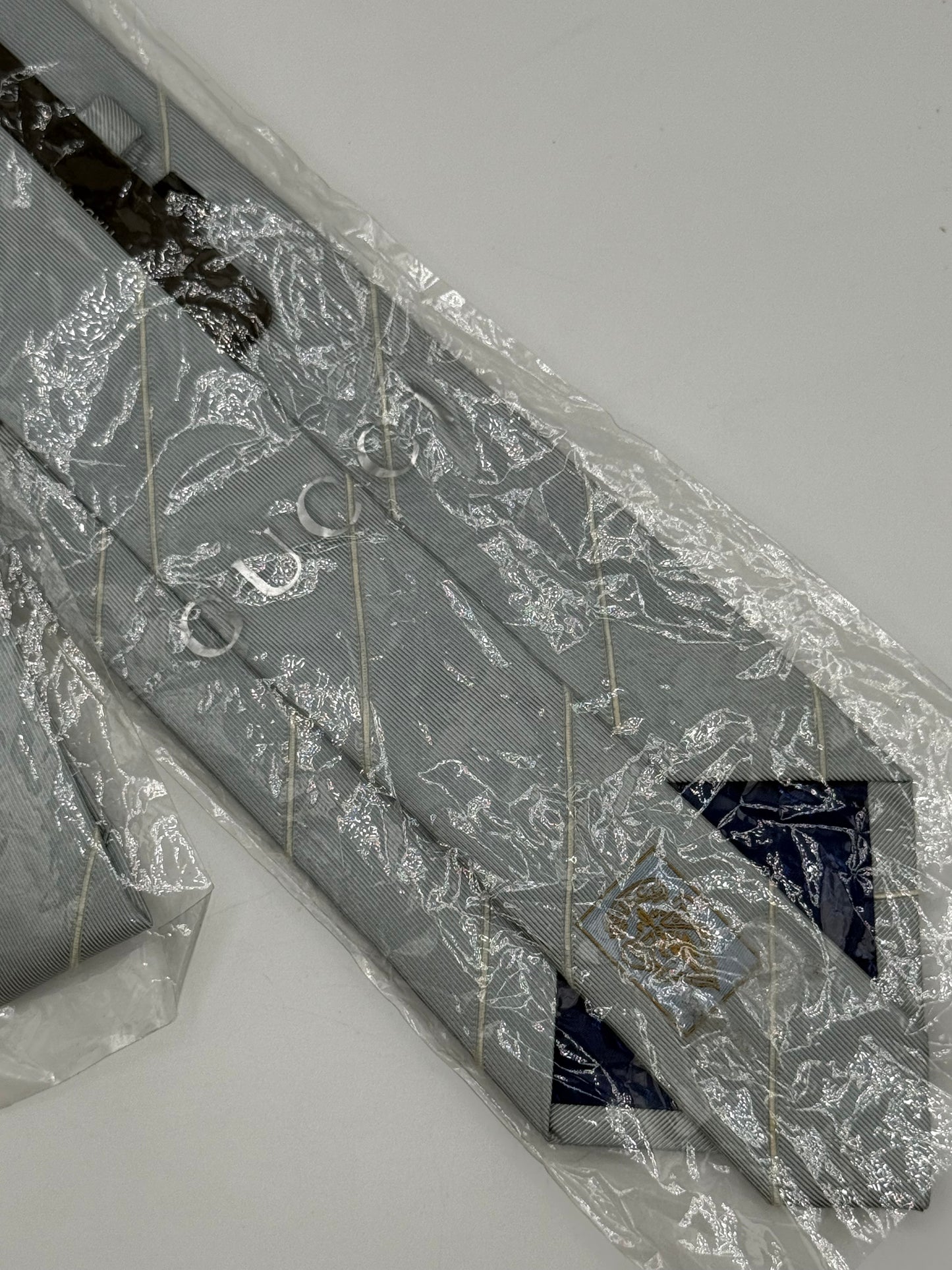 Light blue twill silk tie