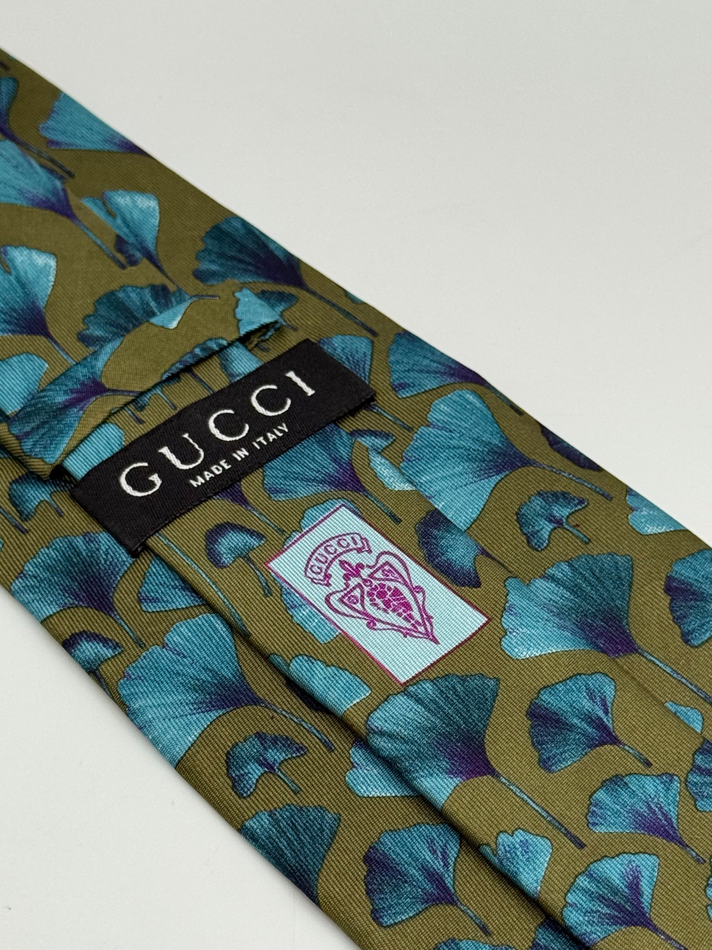 Cachi twill silk tie whit flowers pattern