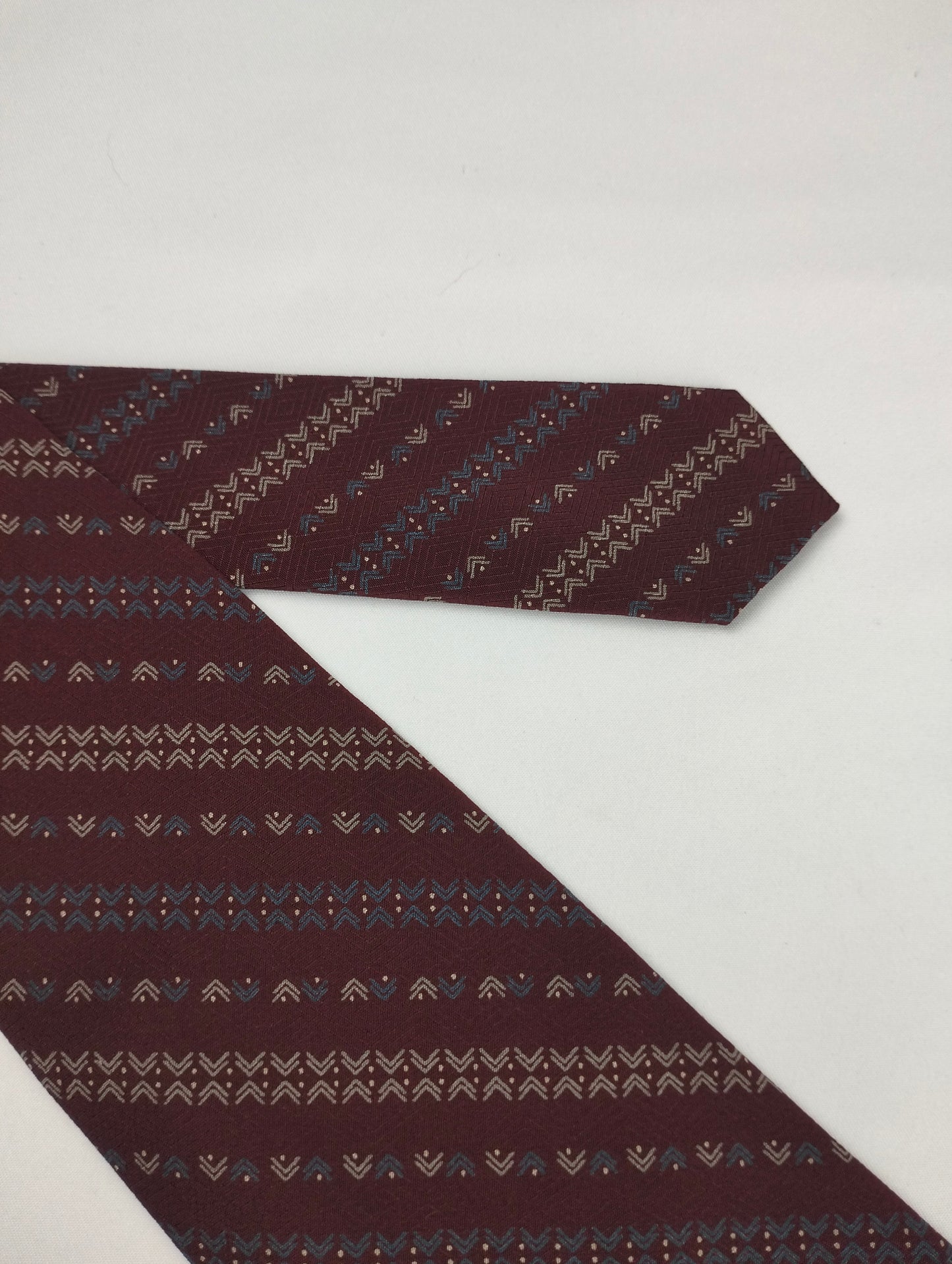 Tie Yves Saint Laurent Paris..