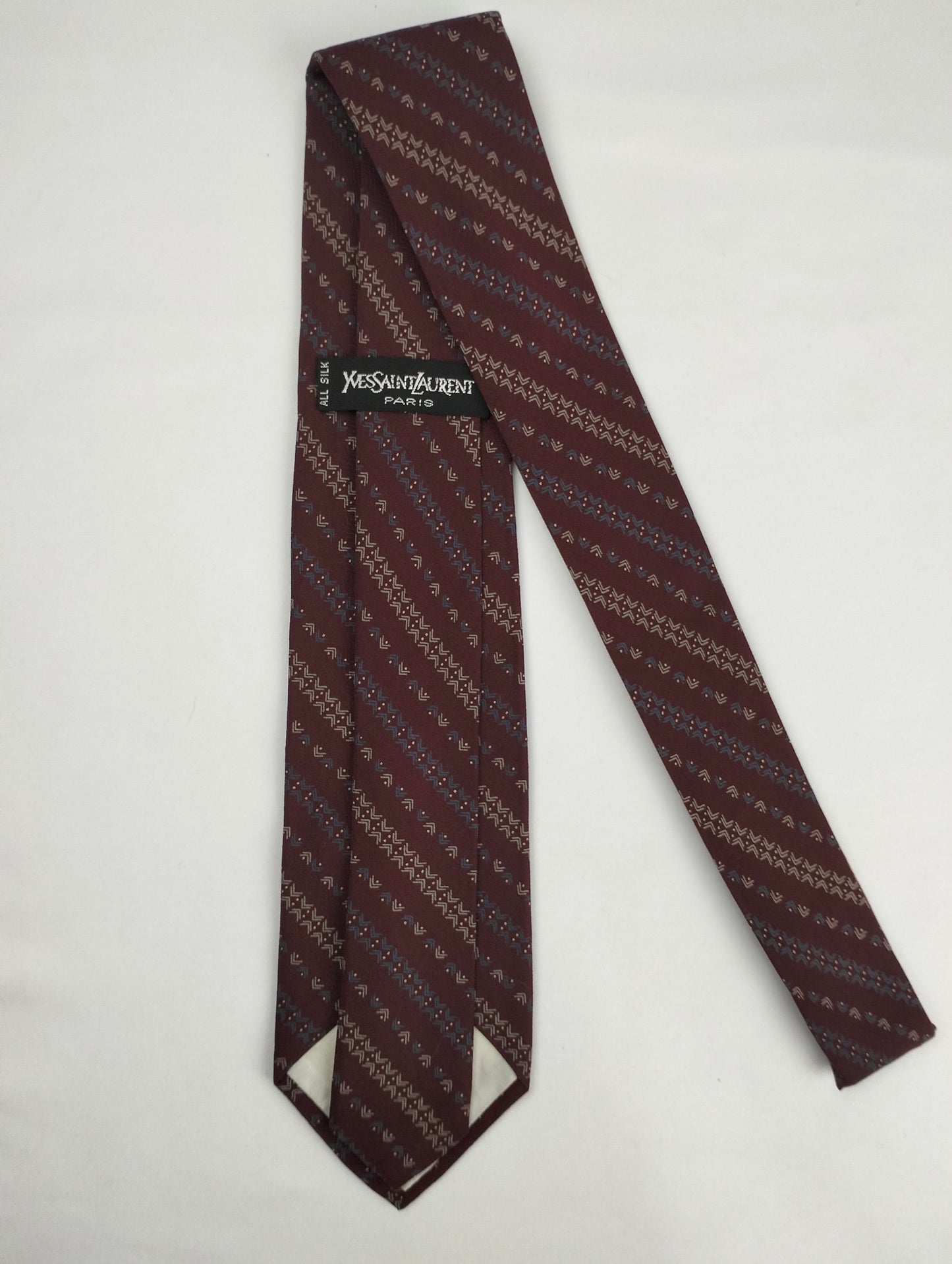 Tie Yves Saint Laurent Paris..
