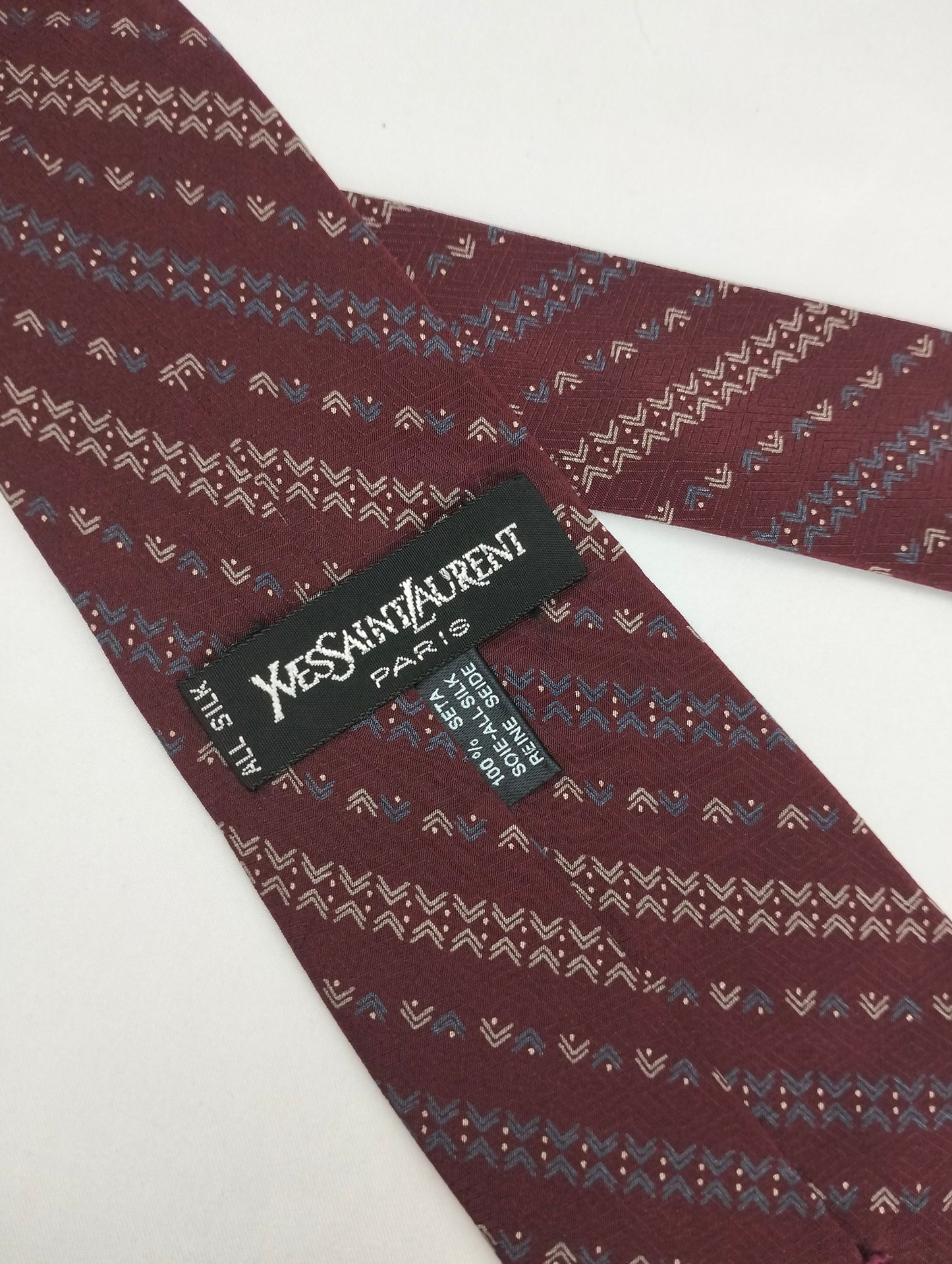 Tie Yves Saint Laurent Paris..